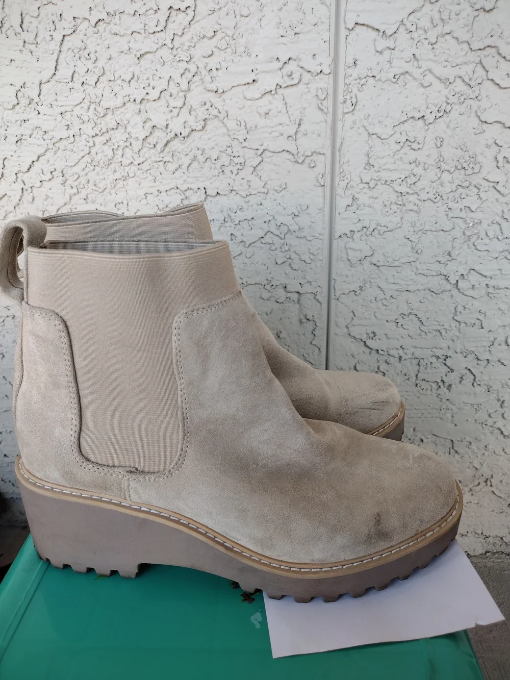 N/A stylish beige
